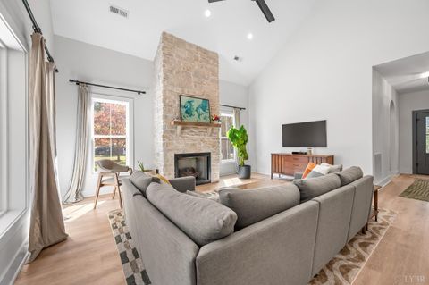 Tiny photo for 200 Overstreet Lane, Lynchburg, VA 24503 (MLS # 362874)