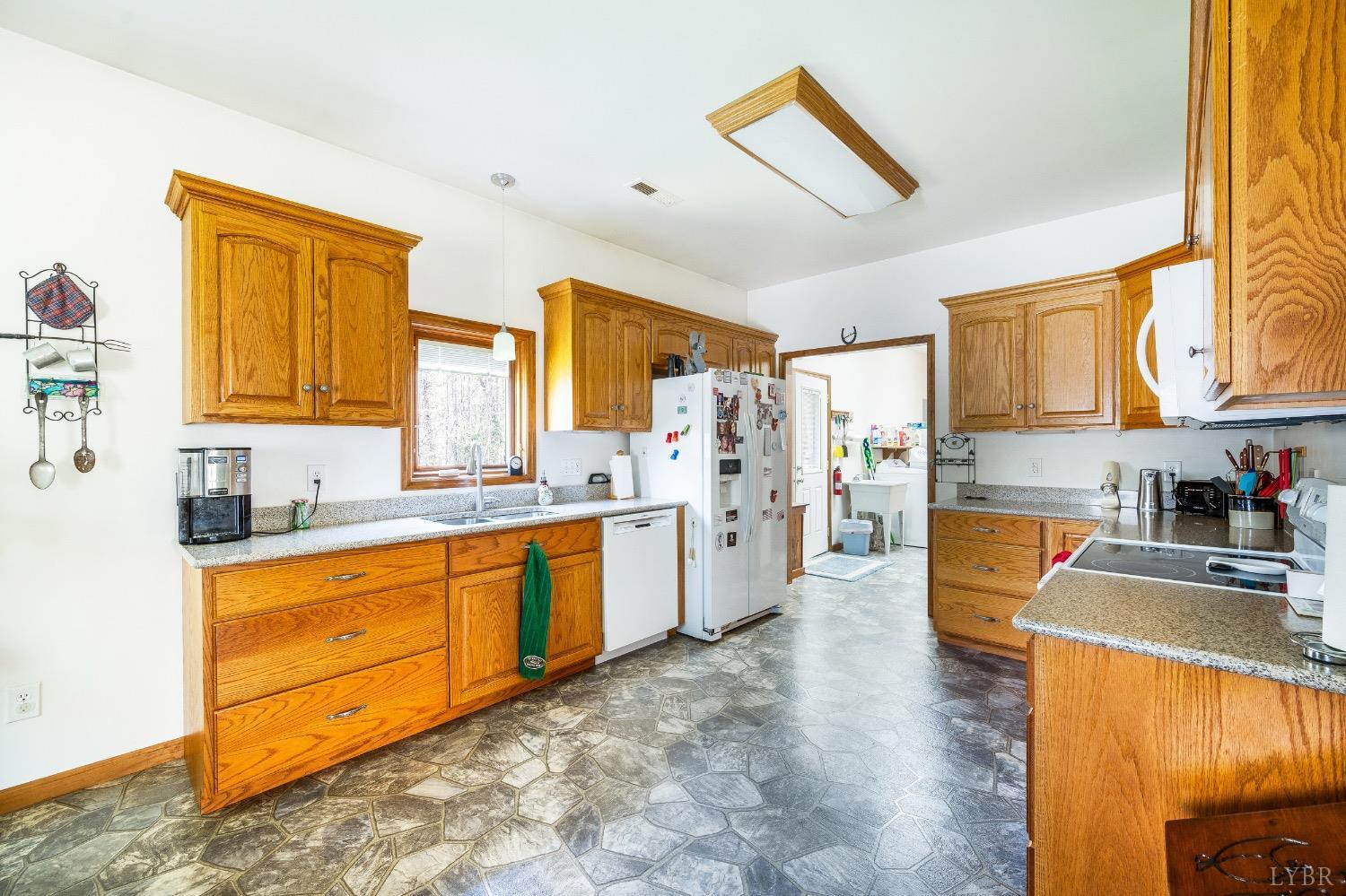 239 Little Farm Road, Amherst, Virginia image 9