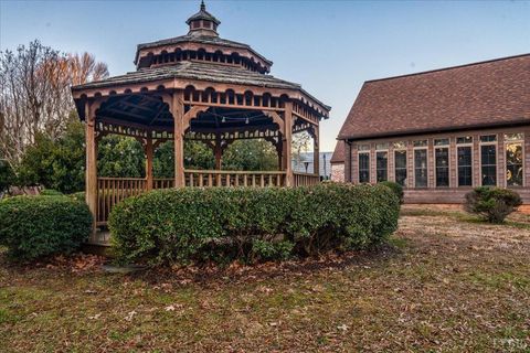 Tiny photo for 1670 Church Street St, Appomattox, VA 24522 (MLS # 356890)