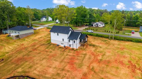 Tiny photo for 11286 Leesville Road, Evington, VA 24550 (MLS # 363086)