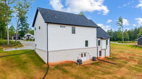 Tiny photo for 11286 Leesville Road, Evington, VA 24550 (MLS # 363086)