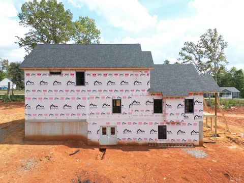 Tiny photo for 11286 Leesville Road, Evington, VA 24550 (MLS # 363086)