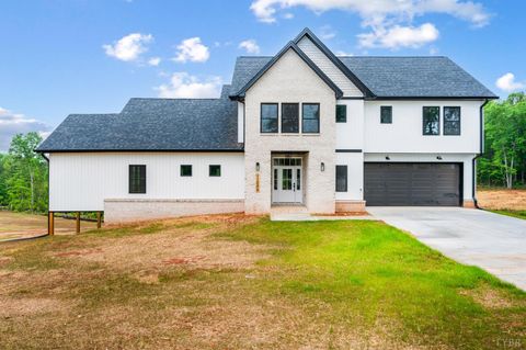 Tiny photo for 11286 Leesville Road, Evington, VA 24550 (MLS # 363086)