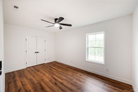 Tiny photo for 11286 Leesville Road, Evington, VA 24550 (MLS # 363086)