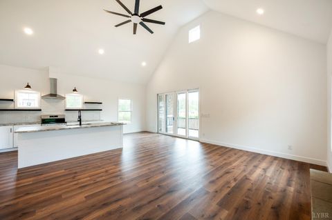 Tiny photo for 11286 Leesville Road, Evington, VA 24550 (MLS # 363086)