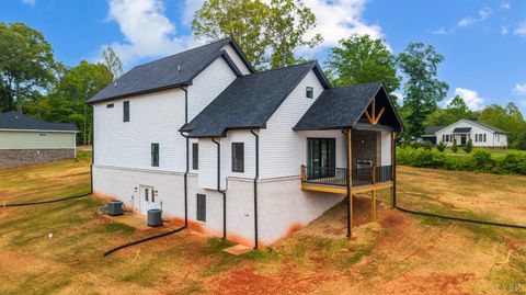 Tiny photo for 11286 Leesville Road, Evington, VA 24550 (MLS # 363086)