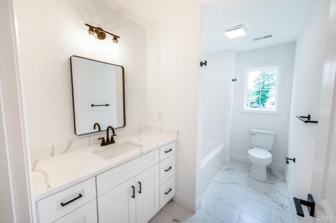 Tiny photo for 11286 Leesville Road, Evington, VA 24550 (MLS # 363086)