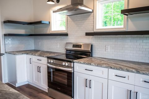 Tiny photo for 11286 Leesville Road, Evington, VA 24550 (MLS # 363086)