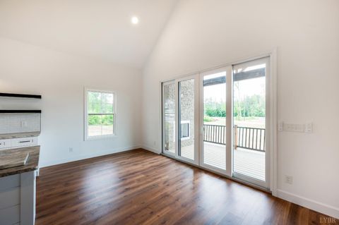 Tiny photo for 11286 Leesville Road, Evington, VA 24550 (MLS # 363086)