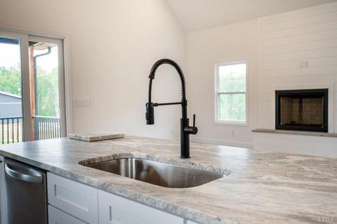 Tiny photo for 11286 Leesville Road, Evington, VA 24550 (MLS # 363086)