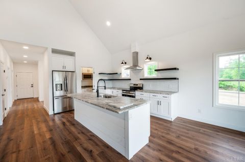 Tiny photo for 11286 Leesville Road, Evington, VA 24550 (MLS # 363086)