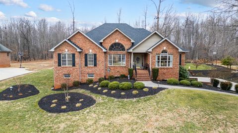 Photo of 1285 Ashburn Drive, Forest, VA 24551 (MLS # 363825)