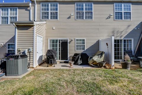Tiny photo for 52 Logan Lane, Lynchburg, VA 24502 (MLS # 364630)
