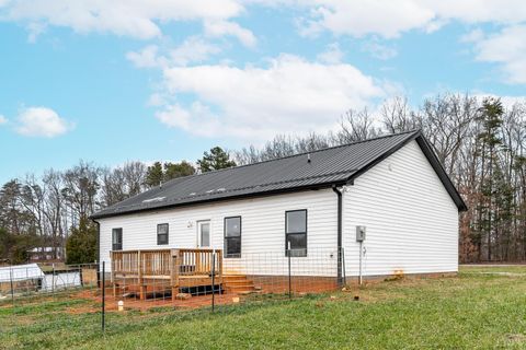 Tiny photo for 351 Down Creek Road, Brookneal, VA 24528 (MLS # 363544)