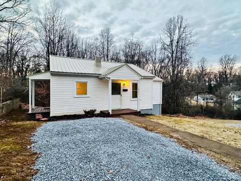 Tiny photo for 1711 TEXAS AVENUE Ave, Lynchburg, VA 24501 (MLS # 364088)