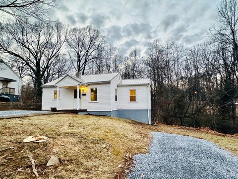 Tiny photo for 1711 TEXAS AVENUE Ave, Lynchburg, VA 24501 (MLS # 364088)