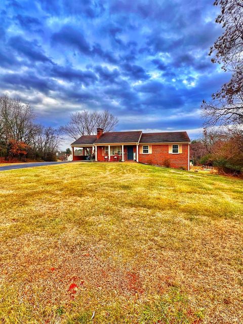 Photo of 2229 Cedar Gate Rd Rd, Madison Heights, VA 24572 (MLS # 363688)