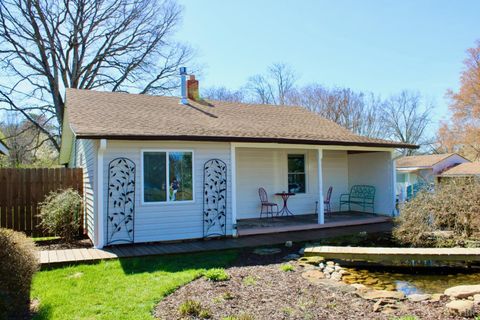 Photo of 1501 Traylor Lane, Lynchburg, VA 24502 (MLS # 365151)