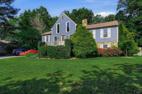 Tiny photo for 201 Cambridge drive DR, Lynchburg, VA 24502 (MLS # 365985)