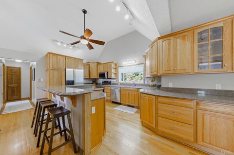 Tiny photo for 201 Cambridge drive DR, Lynchburg, VA 24502 (MLS # 365985)