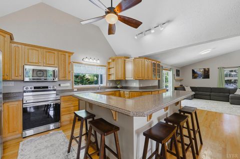 Tiny photo for 201 Cambridge drive DR, Lynchburg, VA 24502 (MLS # 365985)
