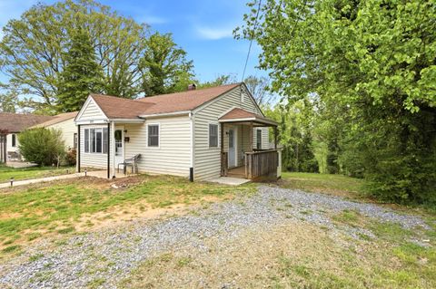 Tiny photo for 3220 Maryland Avenue, Lynchburg, VA 24501 (MLS # 364756)