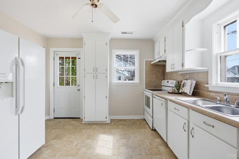 Tiny photo for 3220 Maryland Avenue, Lynchburg, VA 24501 (MLS # 364756)