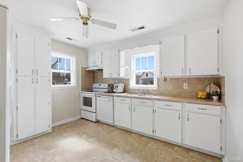 Tiny photo for 3220 Maryland Avenue, Lynchburg, VA 24501 (MLS # 364756)