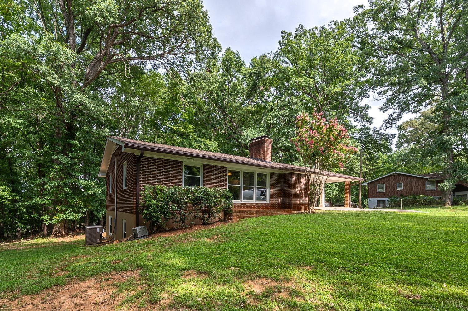 1504 Lockewood Drive, Lynchburg, Virginia image 2