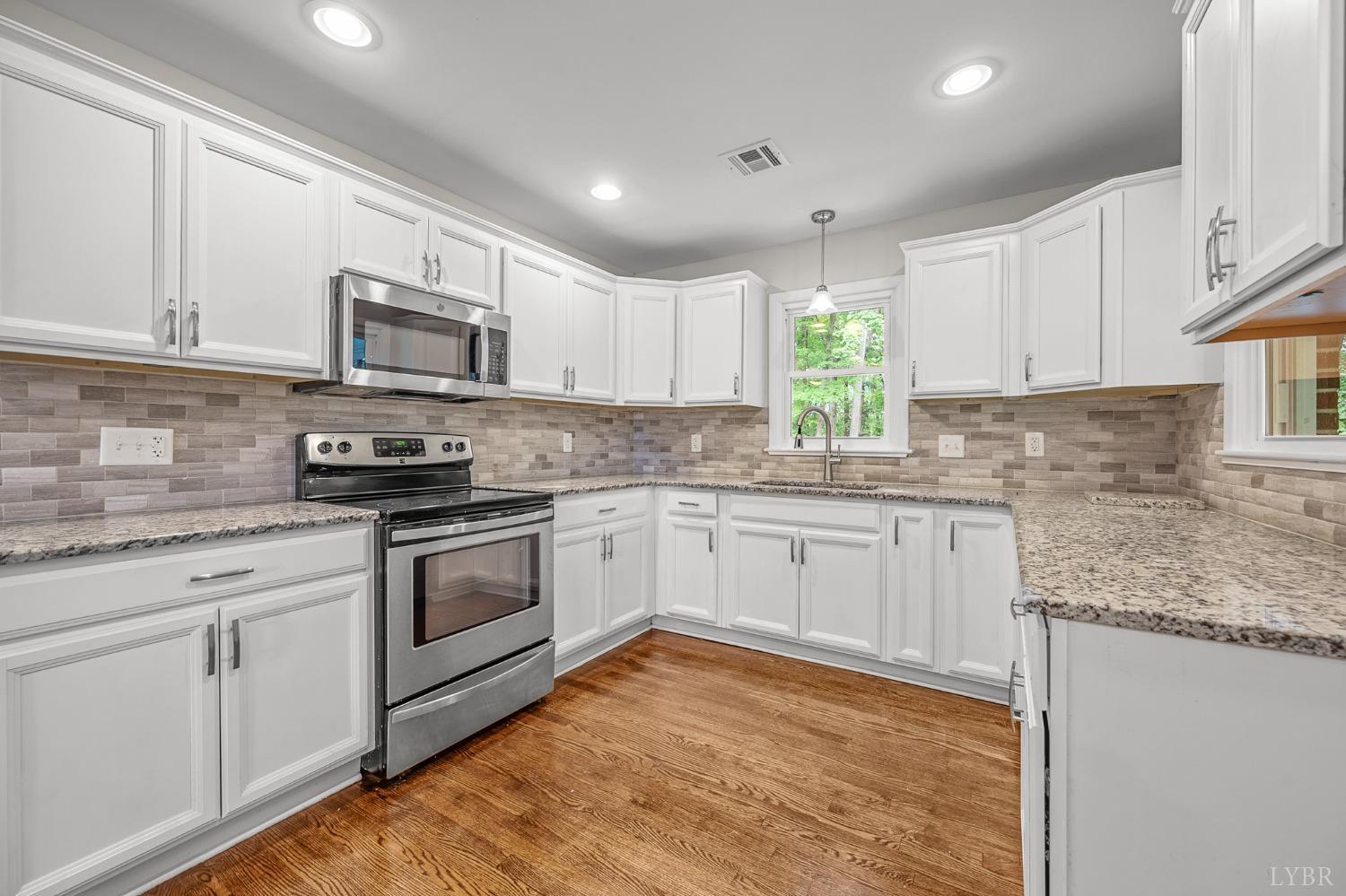 1504 Lockewood Drive, Lynchburg, Virginia image 5