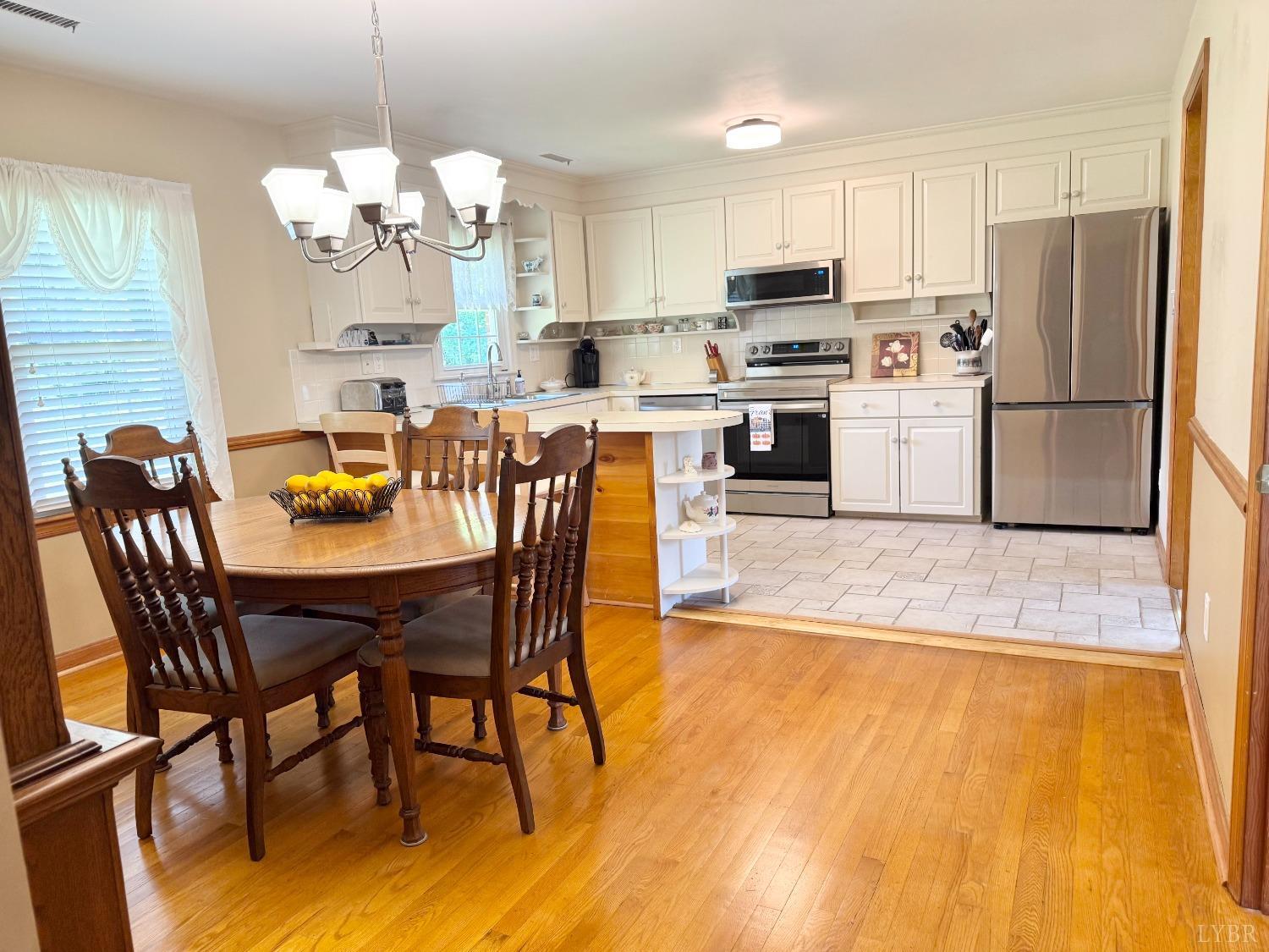 205 Great Oaks Drive, Madison Heights, Virginia image 4