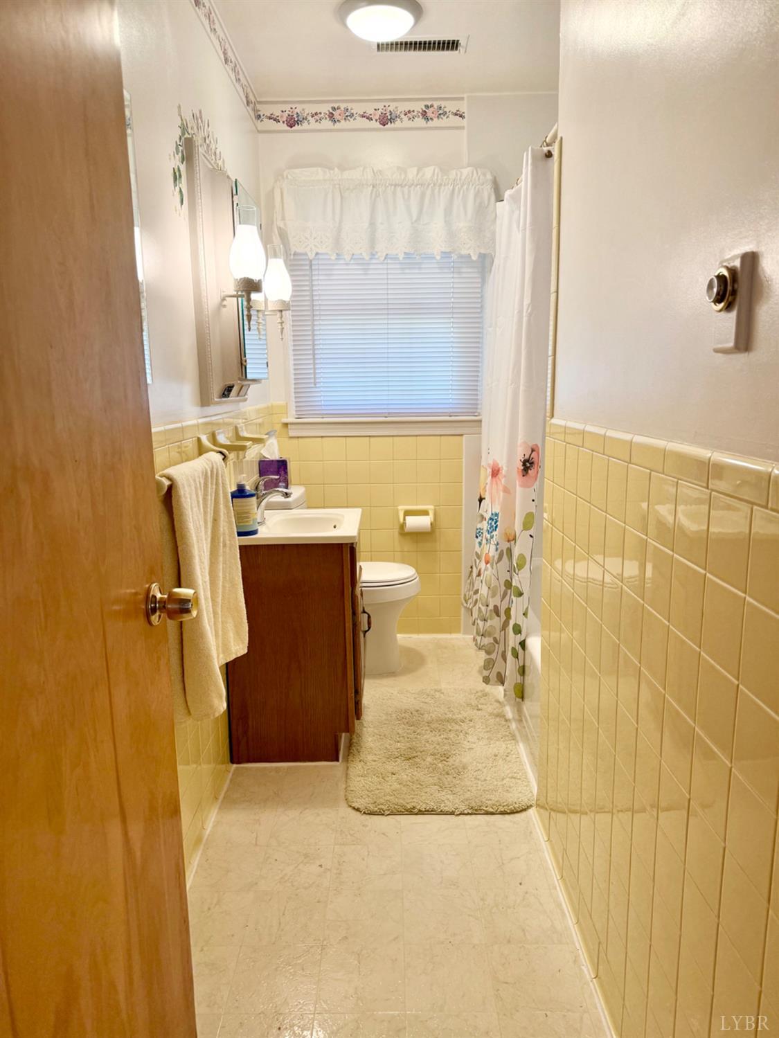 205 Great Oaks Drive, Madison Heights, Virginia image 12