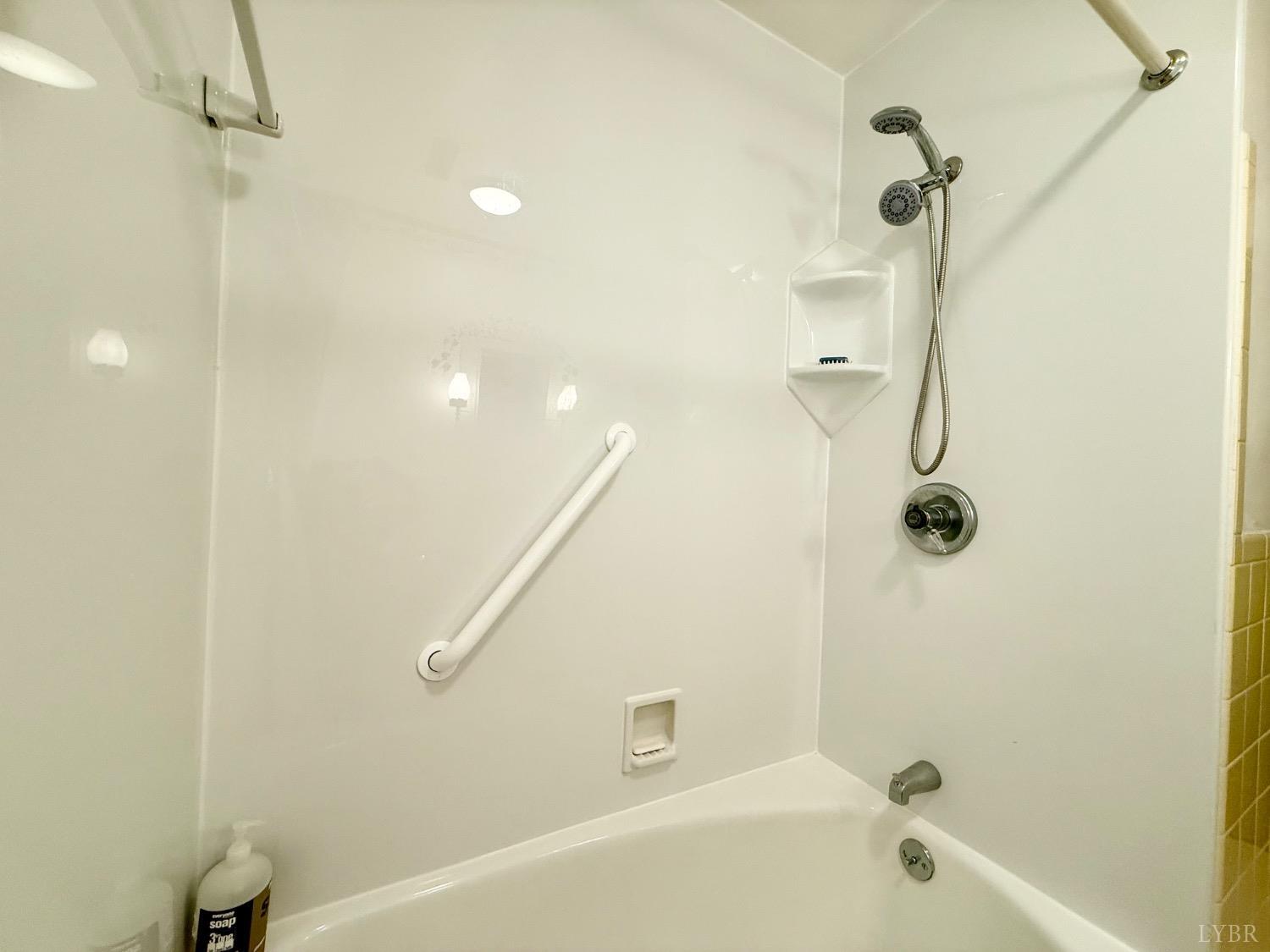 205 Great Oaks Drive, Madison Heights, Virginia image 13
