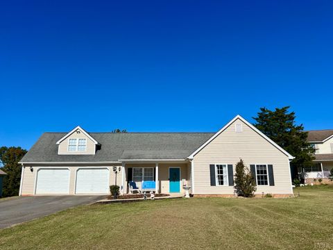 Photo of 172 Stoney Creek Drive, Madison Heights, VA 24572 (MLS # 362617)