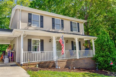 Tiny photo for 134 Robinwood Place, Danville, VA 24540 (MLS # 366671)