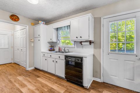 Tiny photo for 134 Robinwood Place, Danville, VA 24540 (MLS # 366671)