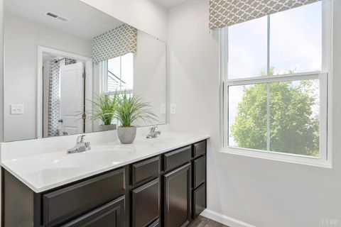 Tiny photo for 52 Crossing Court, Bedford, VA 24523 (MLS # 362412)