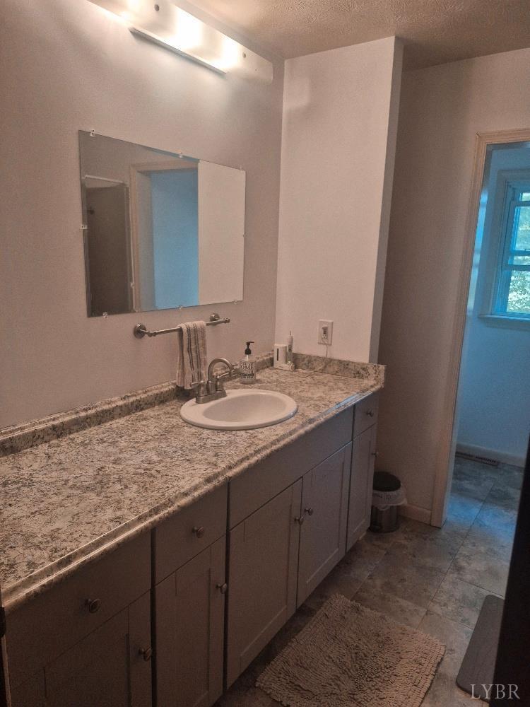 566 Holman Mill Rd Rd, Cumberland, Virginia image 8