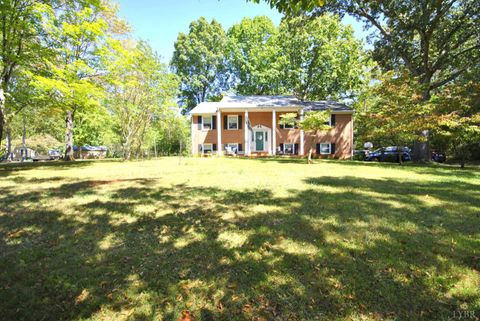 Photo of 295 Foxcroft Drive, Monroe, VA 24574 (MLS # 362044) Photo of 295 Foxcroft Drive, Monroe, VA 24574 (MLS # 362044)
