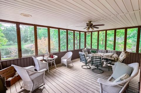 Tiny photo for 224 Walnut Road, Danville, VA 24541 (MLS # 365159)