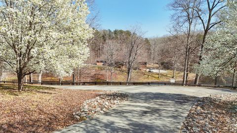 Tiny photo for 224 Walnut Road, Danville, VA 24541 (MLS # 365159)