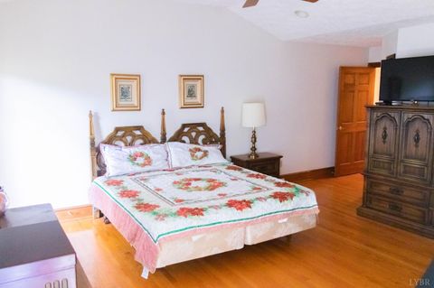 Tiny photo for 224 Walnut Road, Danville, VA 24541 (MLS # 365159)