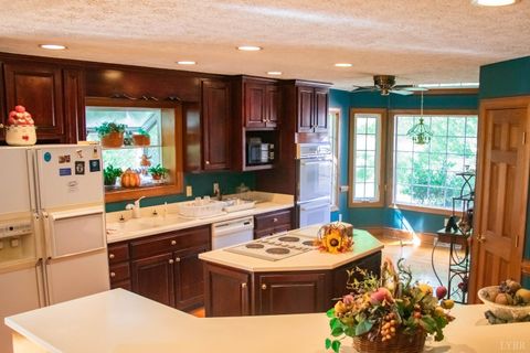 Tiny photo for 224 Walnut Road, Danville, VA 24541 (MLS # 365159)