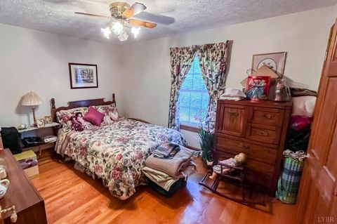 Tiny photo for 224 Walnut Road, Danville, VA 24541 (MLS # 365159)