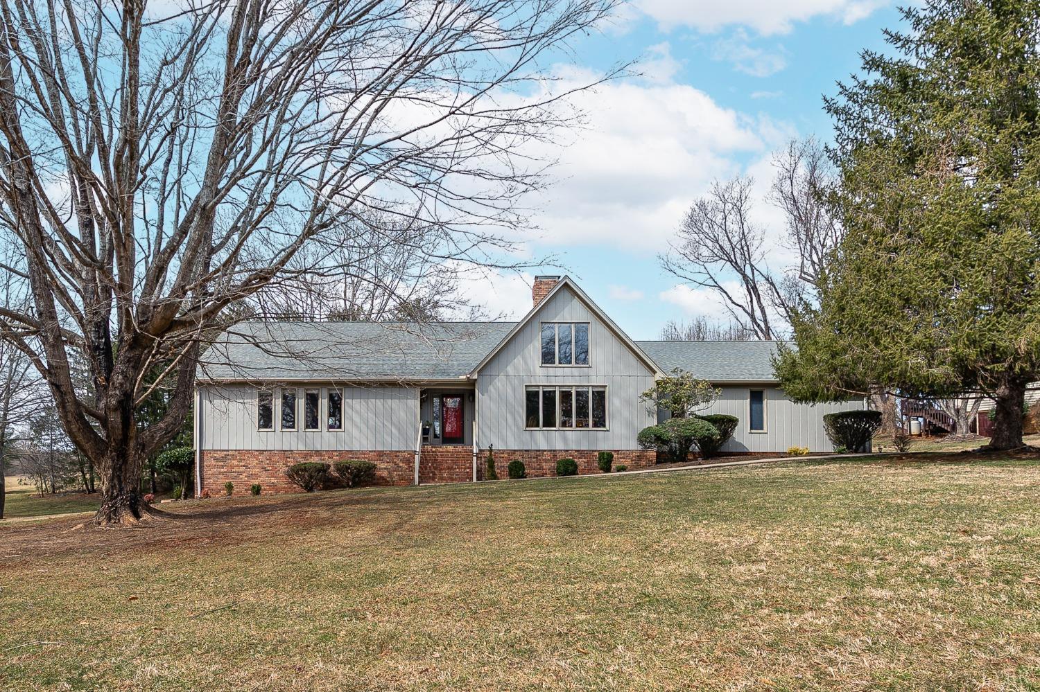 107 Hitching Post Lane, Forest, Virginia image 2