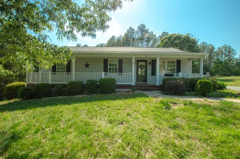 Photo of 131 Northridge Place, Madison Heights, VA 24572 (MLS # 368912)