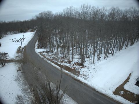 Photo of 6 Lime Plant Road, Appomattox, VA 24522 (MLS # 364654)