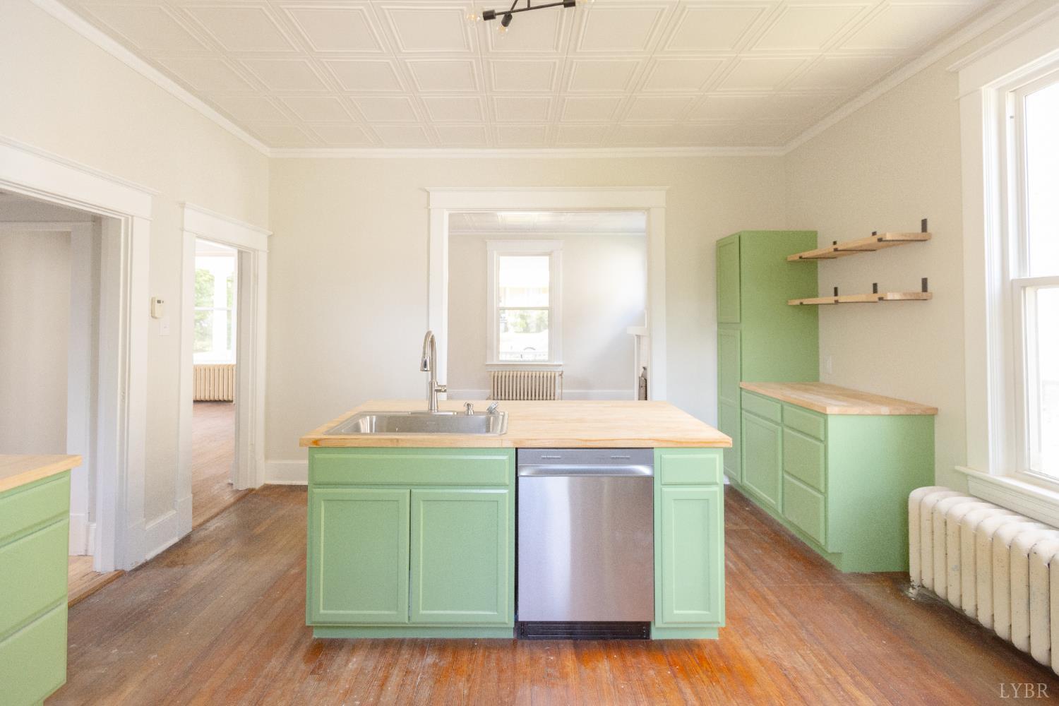 Lynchburg, Virginia 24503, United States, 4 Bedrooms Bedrooms, ,2 BathroomsBathrooms,Residential,Active,189524