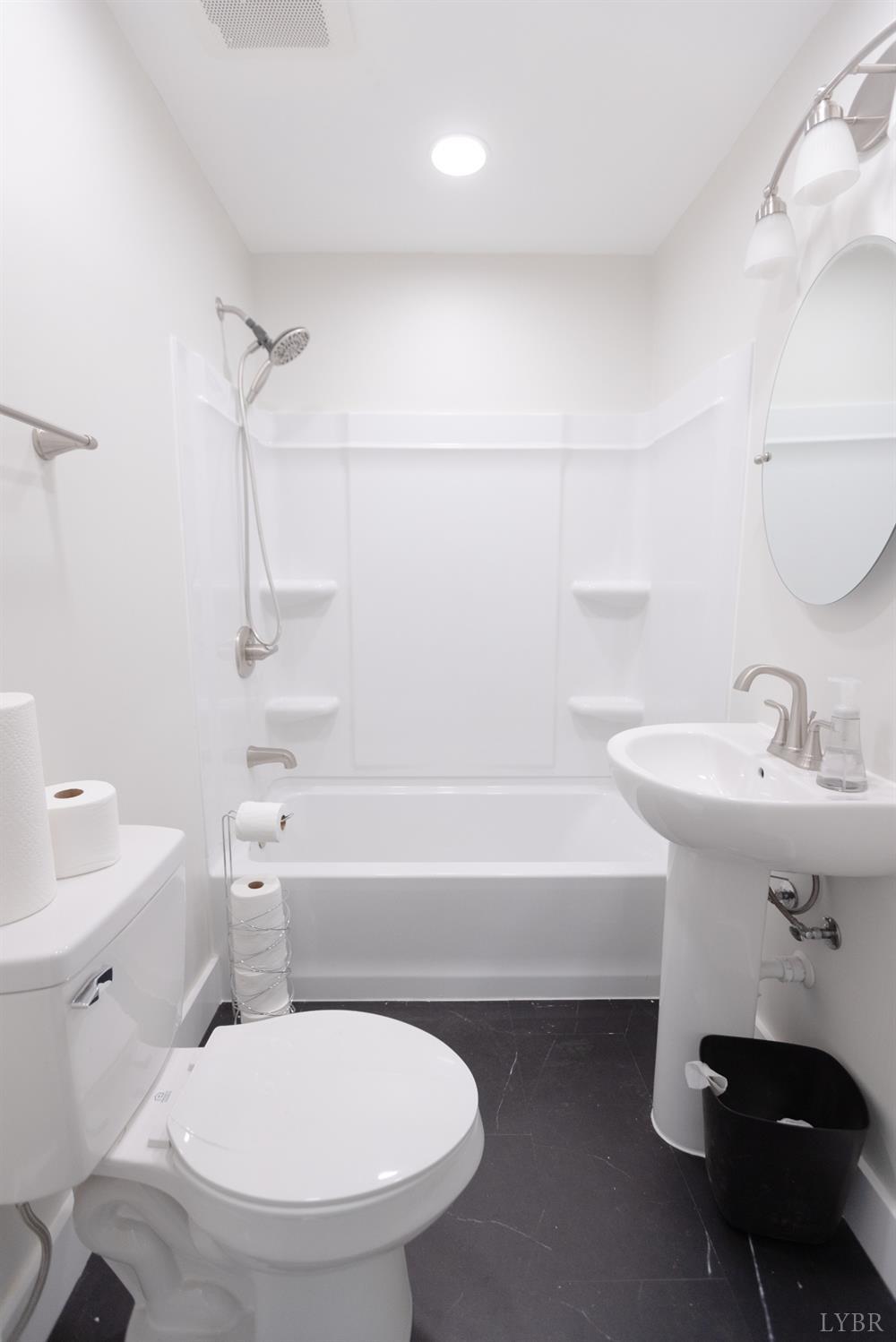 Lynchburg, Virginia 24503, United States, 4 Bedrooms Bedrooms, ,2 BathroomsBathrooms,Residential,Active,189524