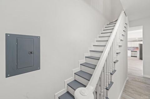 Tiny photo for 500 Amherst Street, Lynchburg, VA 24504 (MLS # 363974)